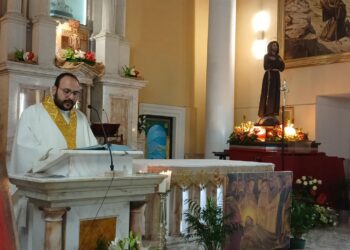 Ragusa, celebrato ieri sera il rito del Transito di San Francesco. Oggi la messa del vescovo