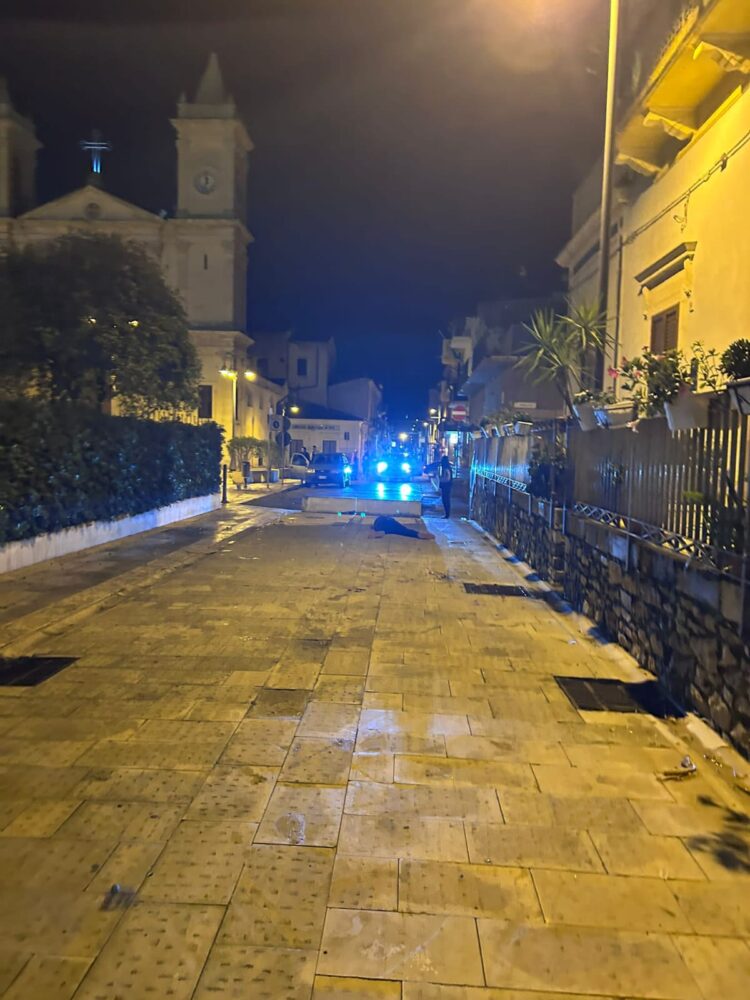 Rissa tra extracomunitari ad Acate, accoltellato un uomo