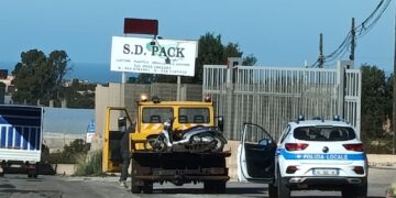 Vittoria, incidente autonomo sullo stradale Alcerito: due feriti