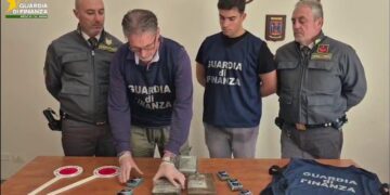 Stava trasportando droga per oltre un milione e mezzo di euro in Sicilia, arrestato un autotrasportatore 54enne della provincia di Ragusa a Villa San Giovanni