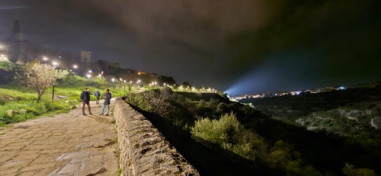Ispica, in fase di completamento i lavori per uno dei balconi rupestri più belli della Sicilia