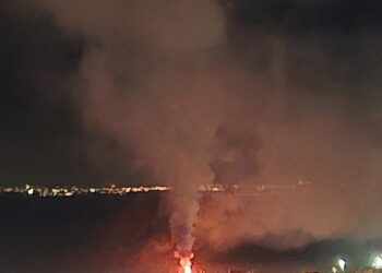 In fiamme Le Ciminiere di Catania, martedì sera da dimenticare per la città etnea