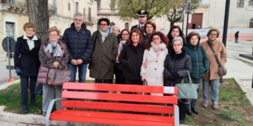 Ragusa: una panchina rossa per non dimenticare Alice, Pamela e Maria