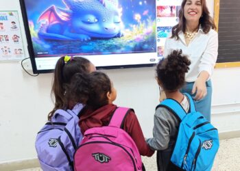 Scicli, la Casa delle donne dona materiale scolastico ai piccoli della Don Milani