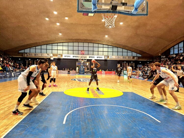 La Virtus Ragusa risorge nell’intervallo e supera Castellaneta