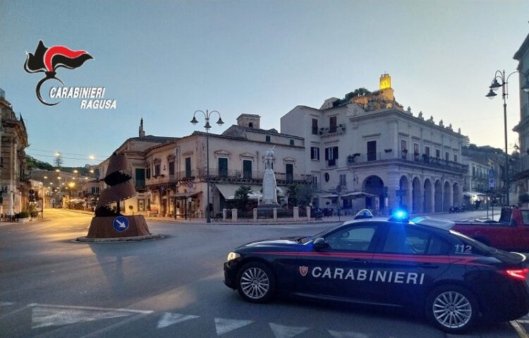 Modica, 25enne scovato in possesso di 750 grammi di hashish: finisce ai domiciliari