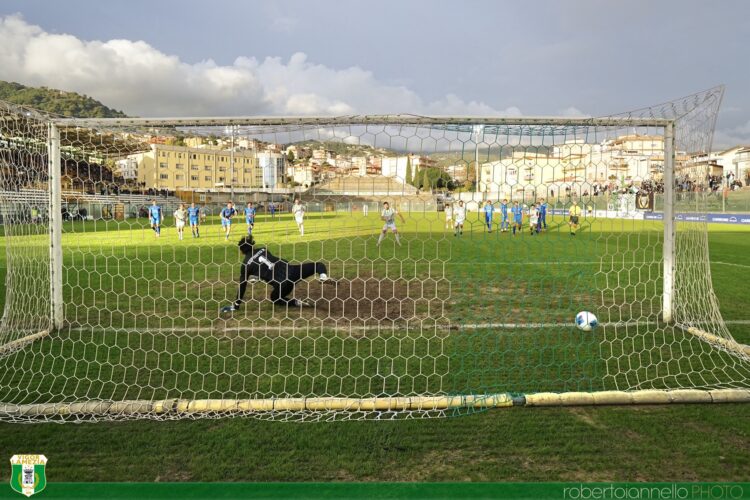 Il Ragusa torna a sprofondare: chi salverà la squadra azzurra?