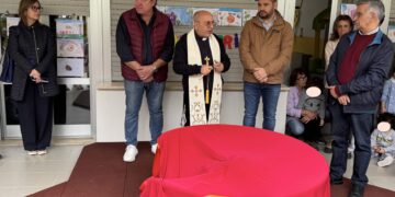 Giarratana, il comitato di San Bartolomeo apostolo dona una giostrina alla scuola dell’infanzia