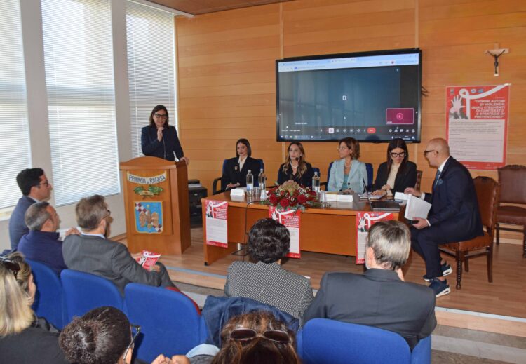 “Uomini autori di violenza”, alla Provincia un convegno sul delicato tema per fare il punto
