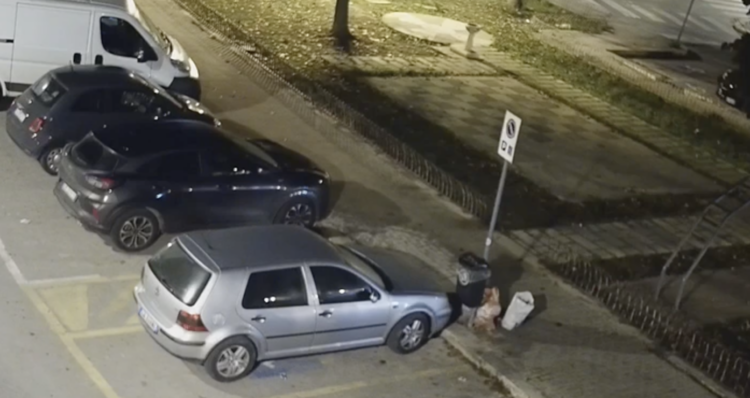 Playa Grande, abbandona i rifiuti e la polizia locale gli sequestra l’auto