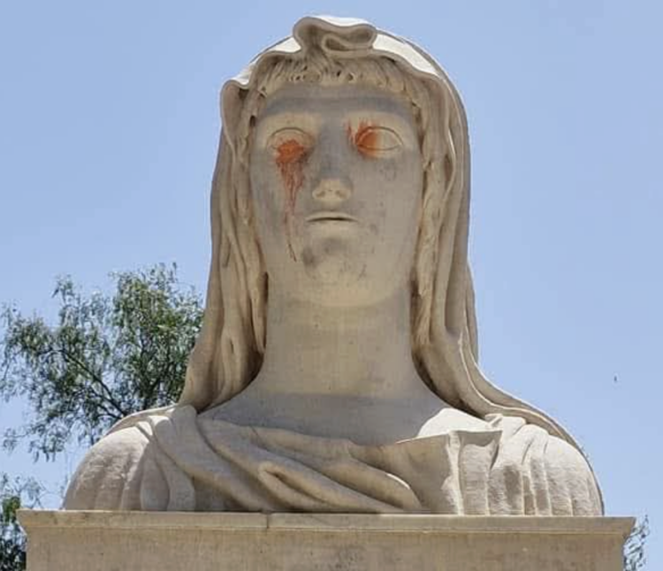 Vittoria, i vandali deturpano il busto della fondatrice Colonna Henriquez