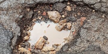 Scicli, troppe buche pericolose a Donnalucata: “Intervenite”