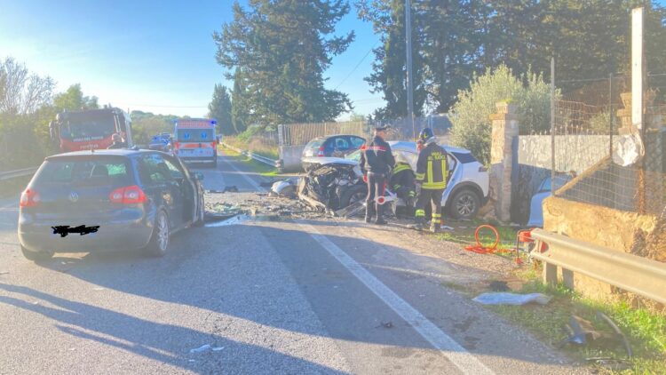 Grave incidente stradale sulla Vittoria-Acate, due persone ferite: una è stata sbalzata fuori dall’abitacolo