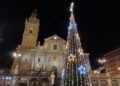 Ragusa, acceso l’albero di Natale in piazza San Giovanni