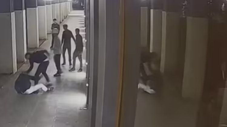 Ragusa, uno degli aggressori dello studente bocconiano: “Non pensavo di averlo colpito in quel modo”