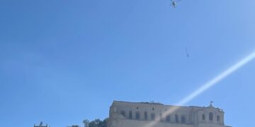 Scicli, un elicottero per i costoni rocciosi