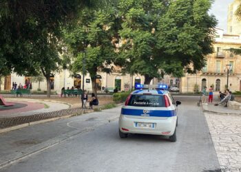 Scicli, investe pedone e scappa: individuato e denunciato