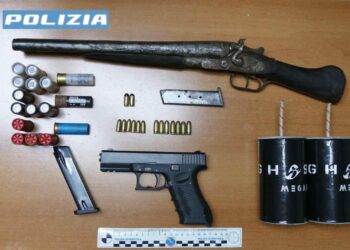 Acate, nella cucina aveva un deposito di armi