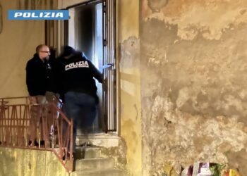 Due bangladesi cercavano un lavoro, sono finiti in una prigione torturati da 4 connazionali