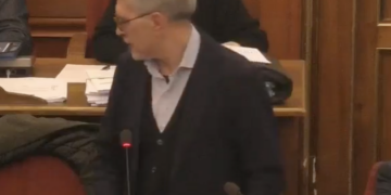 Ragusa, malore in aula per l’assessore al Bilancio: si interrompe la seduta del consiglio comunale