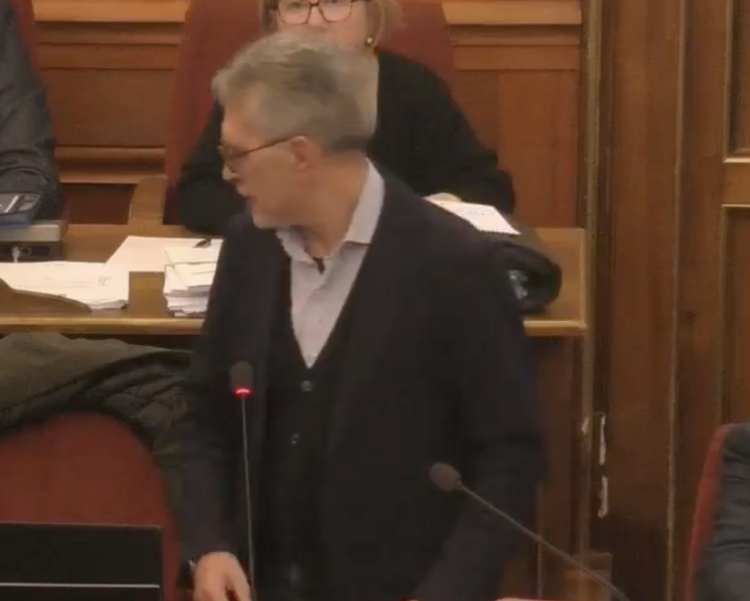 Ragusa, malore in aula per l’assessore al Bilancio: si interrompe la seduta del consiglio comunale
