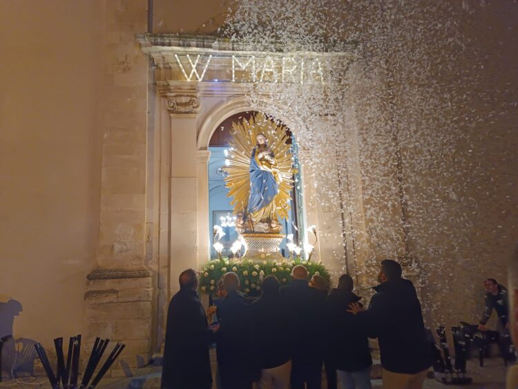 Ragusa, a Ibla la processione con il simulacro dell’Immacolata. Ieri sera la fase finale della festa