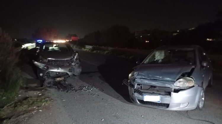 Vittoria, scontro tra due auto sulla Sp 19: solo feriti lievi