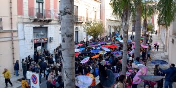 Santa Lucia a Comiso, domani il tradizionale lancio delle noccioline