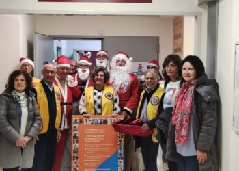 Libri donati ai bambini in ospedale a Ragusa, riuscito il service di Lions e Rotary con l’associazione Nati per leggere