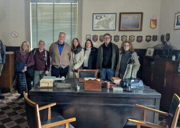 Scicli, la primogenita di Andrea Camilleri in visita nella stanza del commissario Montalbano