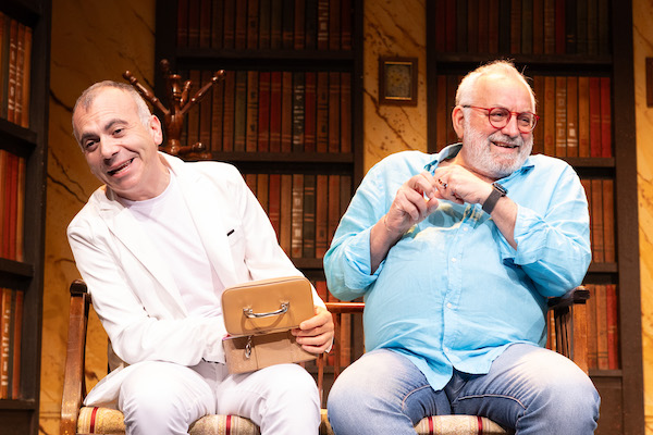 Teatro Naselli Comiso, il nuovo anno inizia in allegria con Astorina e Saitta