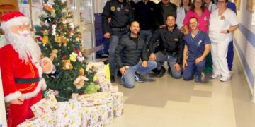 Vittoria, la polizia in Pediatria: regali per i piccoli pazienti