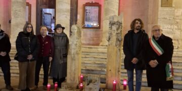 Le sculture di Cimbali inaugurate in piazza del Popolo a Vittoria