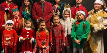I piccoli della compagnia Godot festeggiano i Natali di tutto il mondo