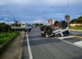 Ragusa, auto si ribalta all’uscita della città verso Santa Croce: un ferito