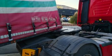 Modica, semirimorchio si stacca sul ponte: tragedia evitata