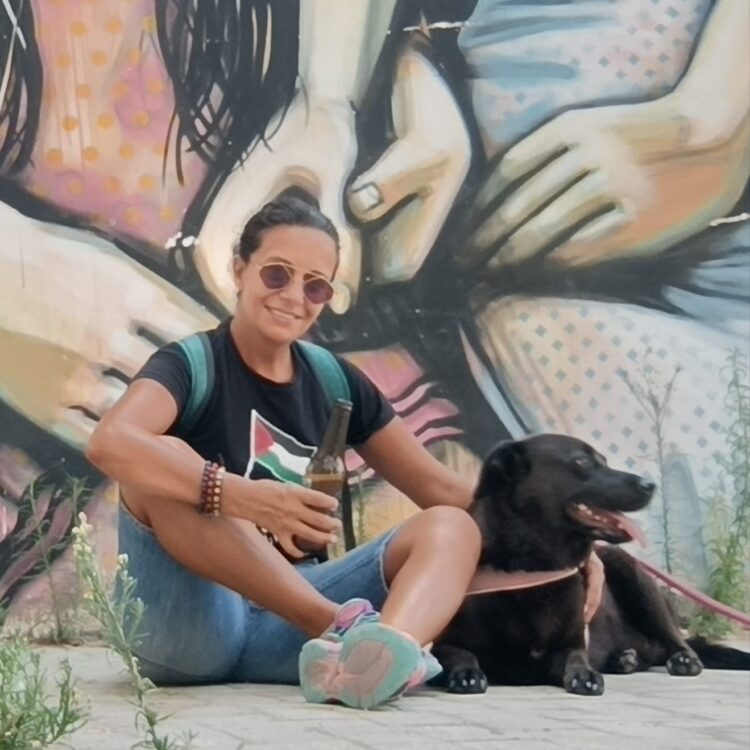 Ragusa, la denuncia dei Cinque Stelle: “Cana femmina in lattazione chiusa in una gabbia angusta”