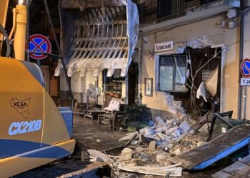 Raid nella notte a Palazzolo e a Buccheri, presi di mira gli sportelli automatici degli istituti di credito