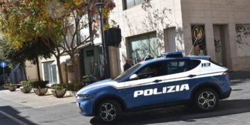 Ragusa, spaccia da casa nonostante i domiciliari: finisce in cella