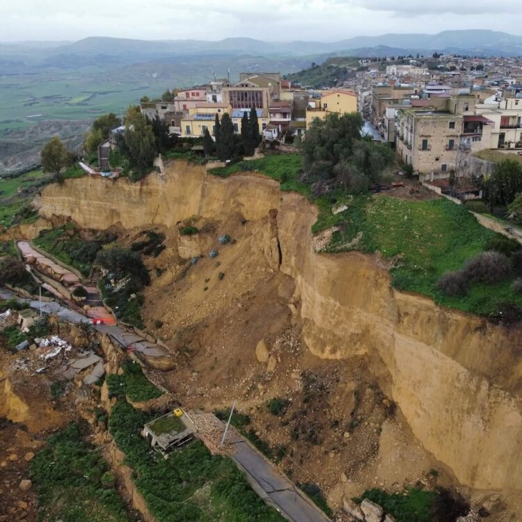 Niscemi, evacuate mille persone