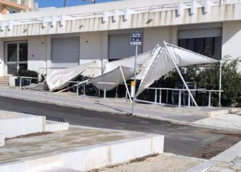 Marina di Modica, il vento fa altri danni