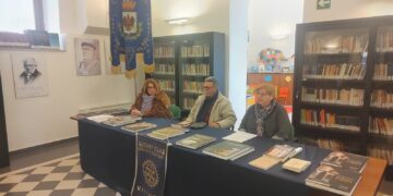Vittoria, il Rotary dona 25 volumi di pregio alla biblioteca comunale