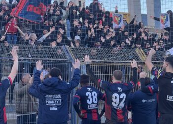 Il Modica calcio festeggia a Giarre la 14esima vittoria di fila