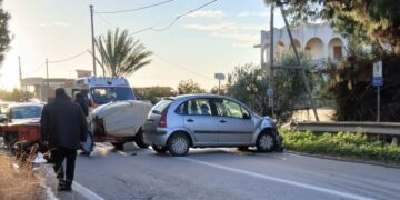 Donnalucata-Marina di Ragusa, scontro tra un’auto e un trattore: ci sono feriti