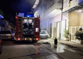 Incendio in una casa di Acate nel corso della notte, decisivo l’intervento dei vigili del fuoco