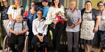 Una nuova serata all’insegna del sorriso domenica al teatro Badia di Ragusa
