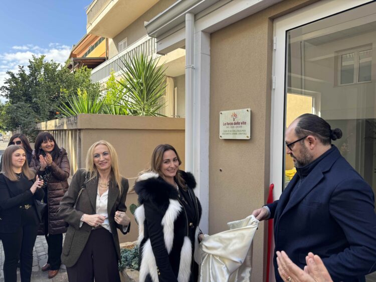 Pozzallo, inaugurata la prima casa di accoglienza per gestanti e donne con figli autorizzata dalla Regione
