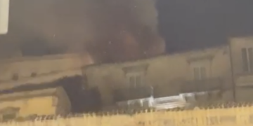 Modica, in fiamme un furgone in dotazione all’unità cinofila della Guardia di finanza