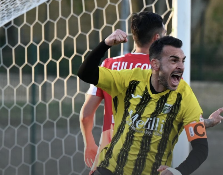 Il Vittoria calcio sconfitto al comunale di Melilli. E ora la vetta dista dodici lunghezze