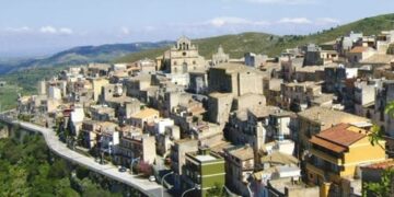 Monterosso ancora isolata, la rete mobile Tim è fuori uso da dieci giorni e il Comune presenta esposto all’Agcom